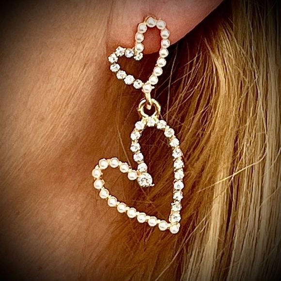 🏷️ Open Heart Post Earrings Clear Crystals Faux Pearls Gold Tone - Picture 5 of 5